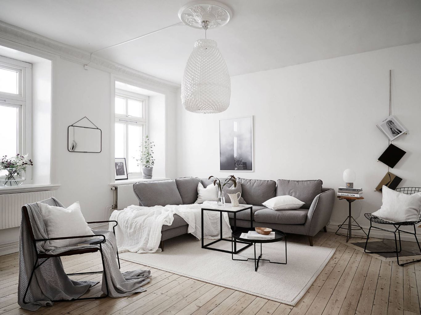 Monochromatic gray accents in a Scandinavian living space